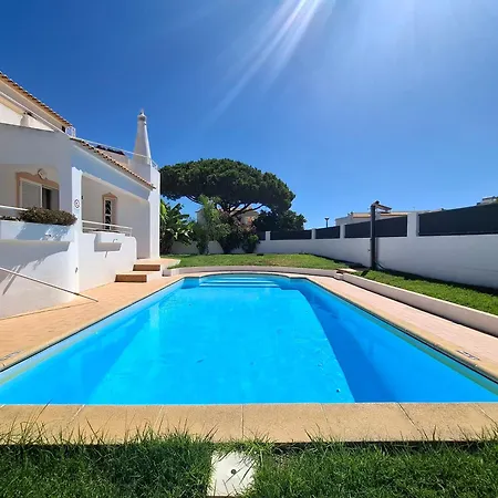 Nightingale Албуфейра