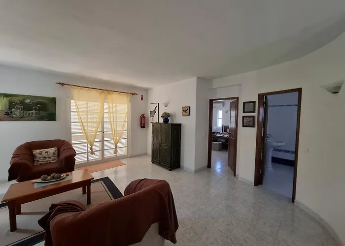 Nightingale Албуфейра