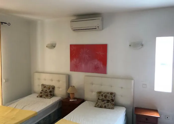 Nightingale Албуфейра